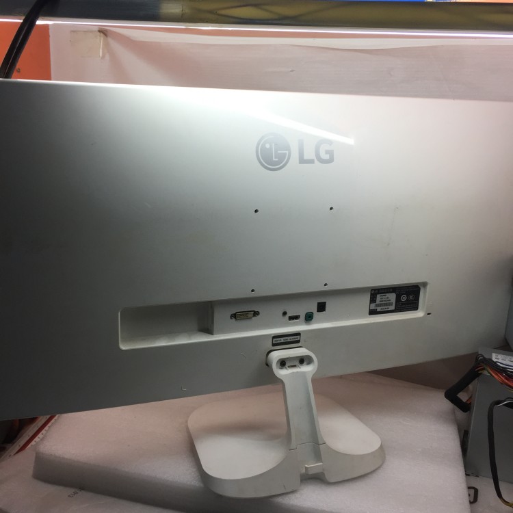 lg 34um56 34寸ips窄边框液晶显示器白色21:9 专业游戏2k电竟白色