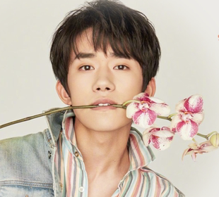 【特价】易烊千玺封面 计入销量芭莎男士商业