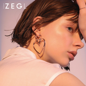 韩国简约爱心形耳环