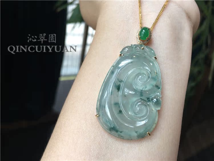 缅甸天然翡翠a货高冰种飘花如意吊坠挂件搭配阳绿蛋面扣头