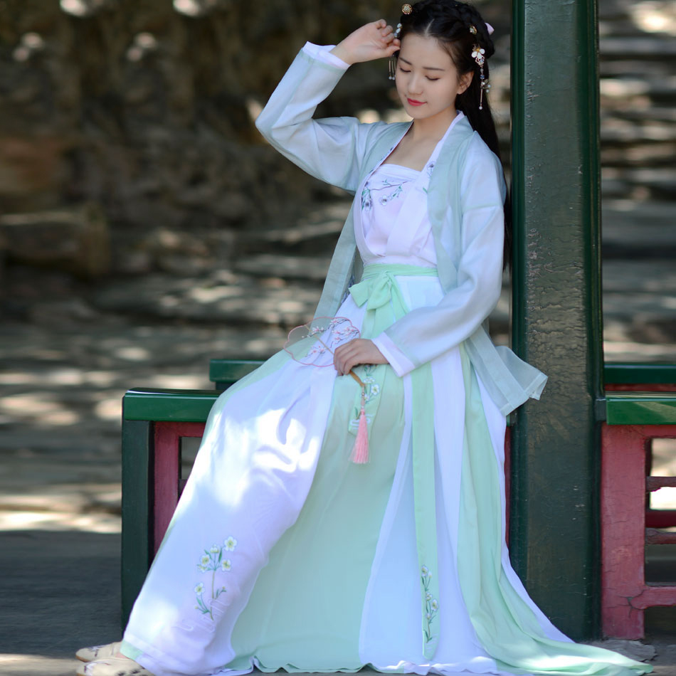 如梦霓裳汉服齐腰襦裙,汉服齐腰襦裙,如梦霓裳汉服_大山谷图库