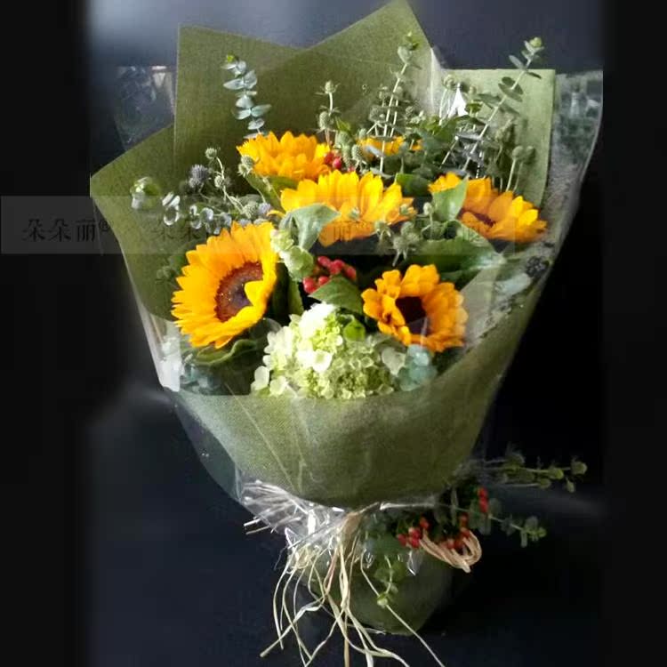 实拍!北京高档生日送领导老师长辈朋友同城鲜花速递向日葵花束
