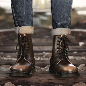 青年高帮马丁靴