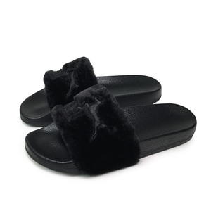 夏季时尚毛绒拖鞋
