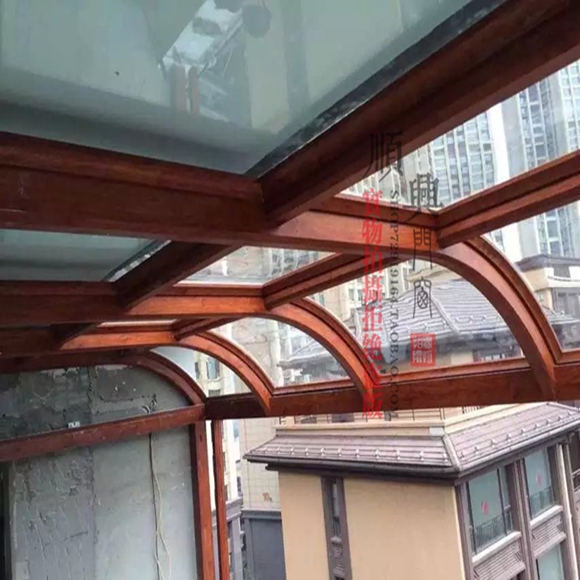 成都高档木纹铝合金阳光房钢化玻璃异性圆弧平顶阳光房