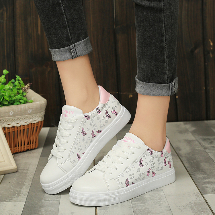 新款板鞋小白鞋女平底单鞋运动休闲女鞋滑板鞋鞋子学生透气休闲鞋