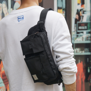 青年多功能单肩包