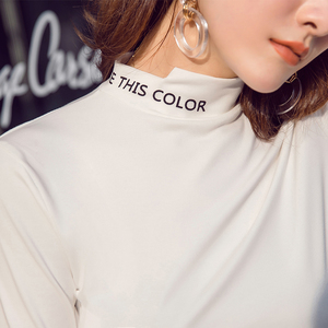 加绒字母修身半高领长袖打底衫