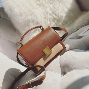 撞色锁扣小方包包