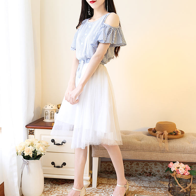2017夏装韩版学院风少女蕾丝网纱蓬蓬裙学生日系甜美露肩连衣裙女