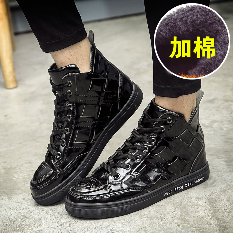 正品[许嵩千百度歌词意思]许嵩千百度歌词赏析