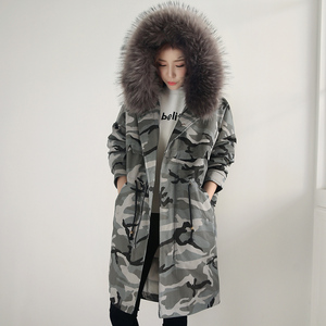 大毛领连帽迷彩棉服