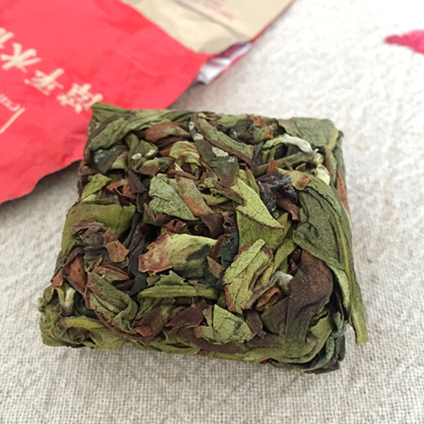 漳平水仙茶新茶特级兰花香紧压纸包乌龙茶工艺茶饼浓香型包邮