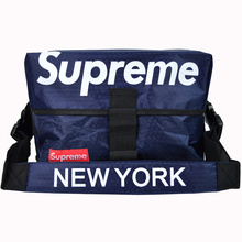 单肩包男士 藏蓝色 包夜光韩版 supreme陈冠希邮差斜挎包 沸点包包