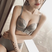 半杯无钢圈文胸小胸加厚深V性感聚拢调整无痕内衣少女夏季蕾丝边
