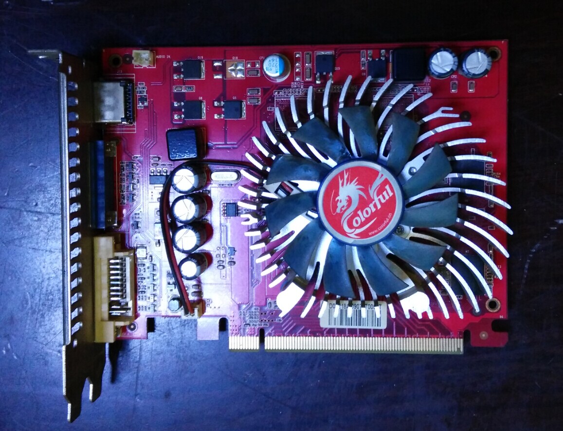 玩cf游戏独立显卡推荐_显卡 玩大型游戏就花屏_512mb显卡能玩什么游戏