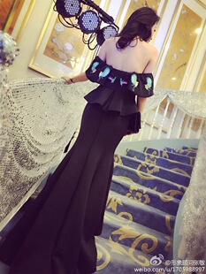 NABAPA泰国潮牌代购秀场走秀<em>荆棘鸟</em>露肩刺