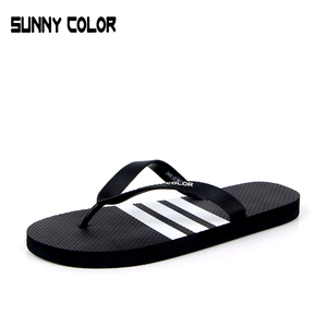 青年沙滩人字拖