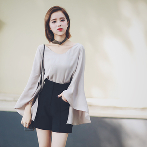 个性不规则喇叭袖T恤