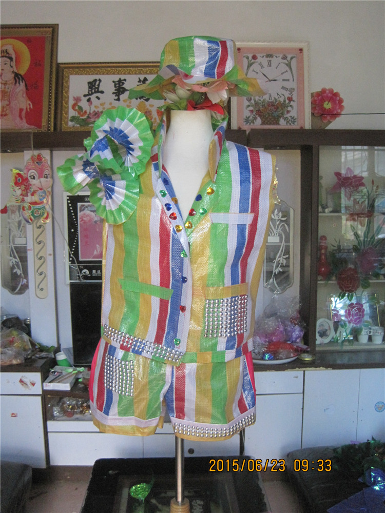 男童环保服装手工制作亲自制作时装亲子装表演服塑料纸走秀时尚装