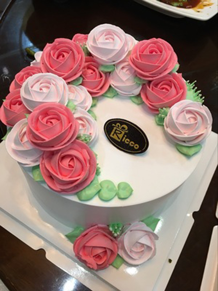 520情人节韩式奶油裱花朵生日蛋糕 玫瑰花鲜奶蛋糕 太原同城配送