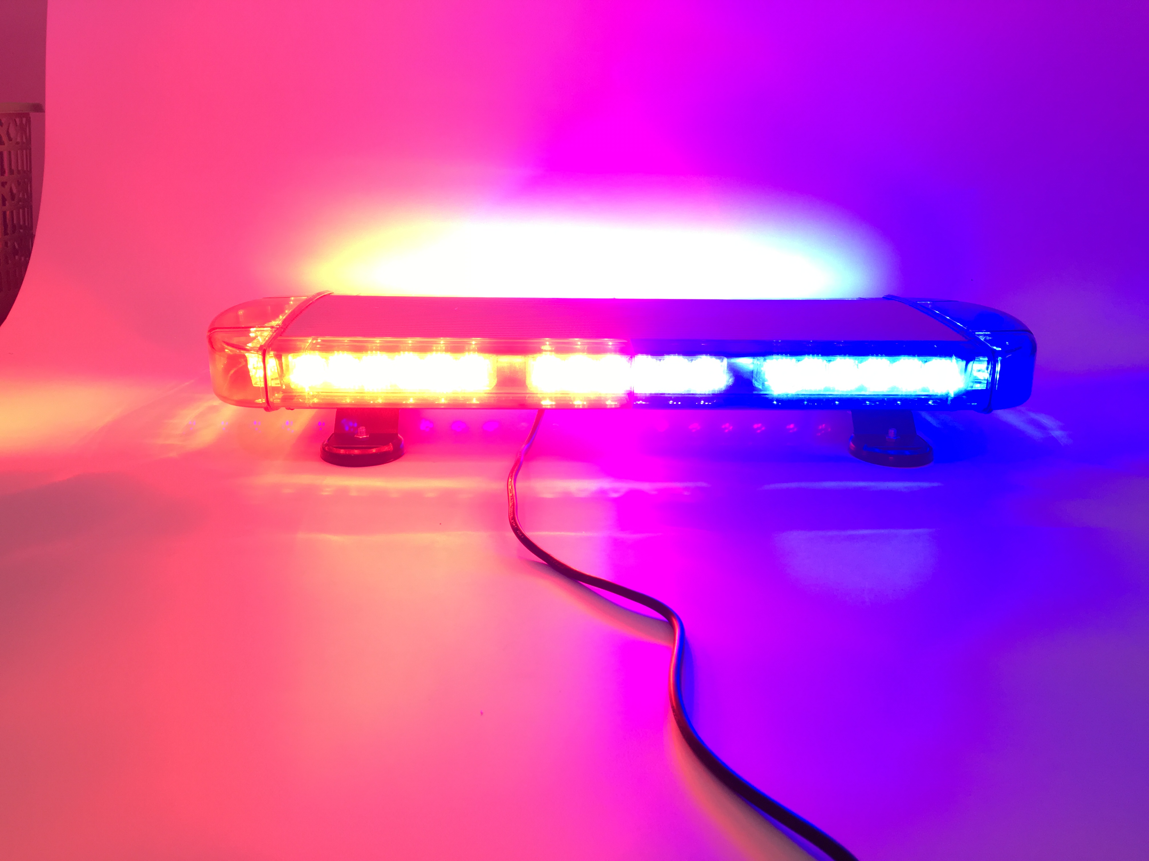 进口车顶强磁频闪灯警灯 警车led爆闪红蓝警灯车载强磁吸顶爆闪灯