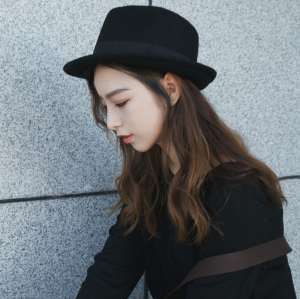 黑色小卷边羊毛呢帽