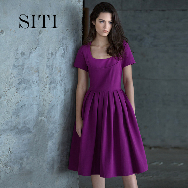 热销Siti Selected 针织法式连衣裙紫红色方领显