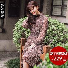 夏娜2017春季新品女装甜美百搭碎花收腰百褶下摆连衣裙女图片