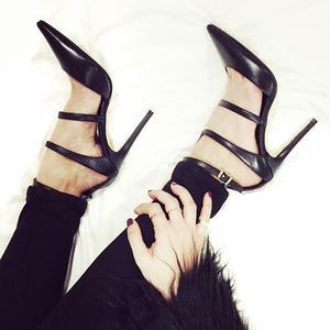 浅口一字扣带高跟鞋