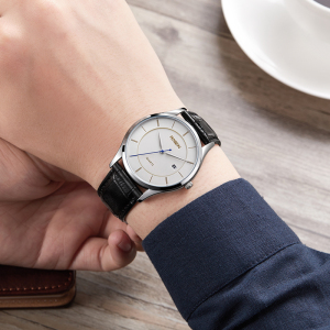 青年劳士顿防水石英表