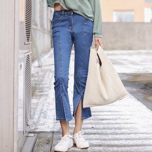 开叉微喇叭牛仔裤