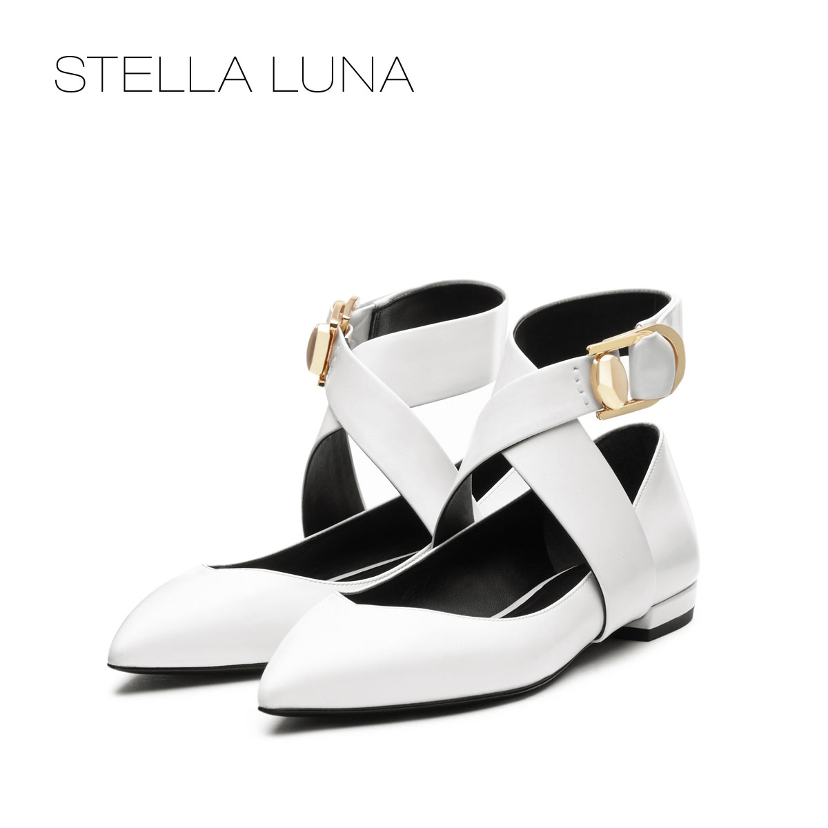 stella luna2017秋季牛皮金属环扣尖头平跟女士单鞋 sh334l24083