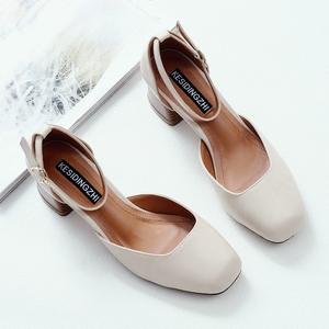 包头粗跟方头单鞋