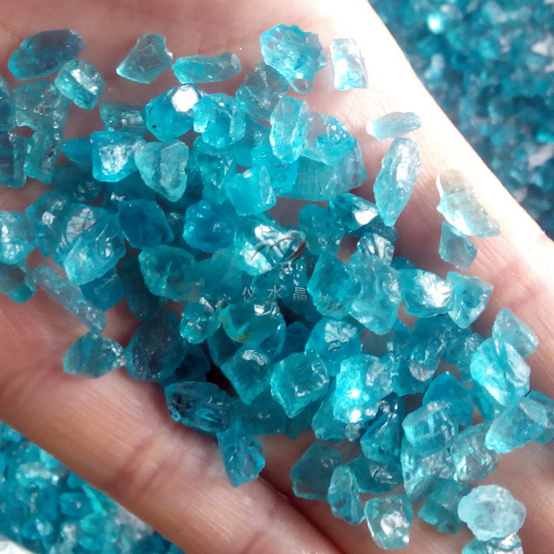 宝石级磷灰石碎石 apatite 帕拉伊巴蓝色 镶嵌原石抛光磷灰石