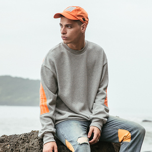 青年圆领套头休闲卫衣