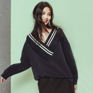 V领海军风套头卫衣