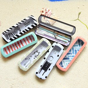 日韩水几何系开窗笔盒