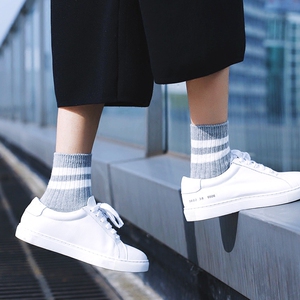 百搭款学院风二杠短袜