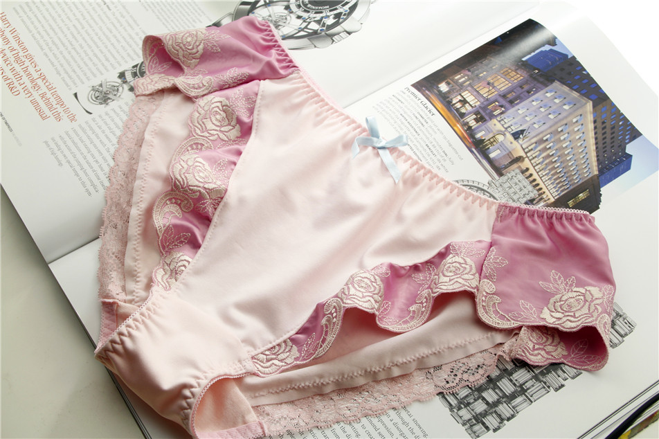 蜜桃奢华感丝滑公主蔷薇刺绣内裤三角缎面pj 日本订单 内裤 花带狗