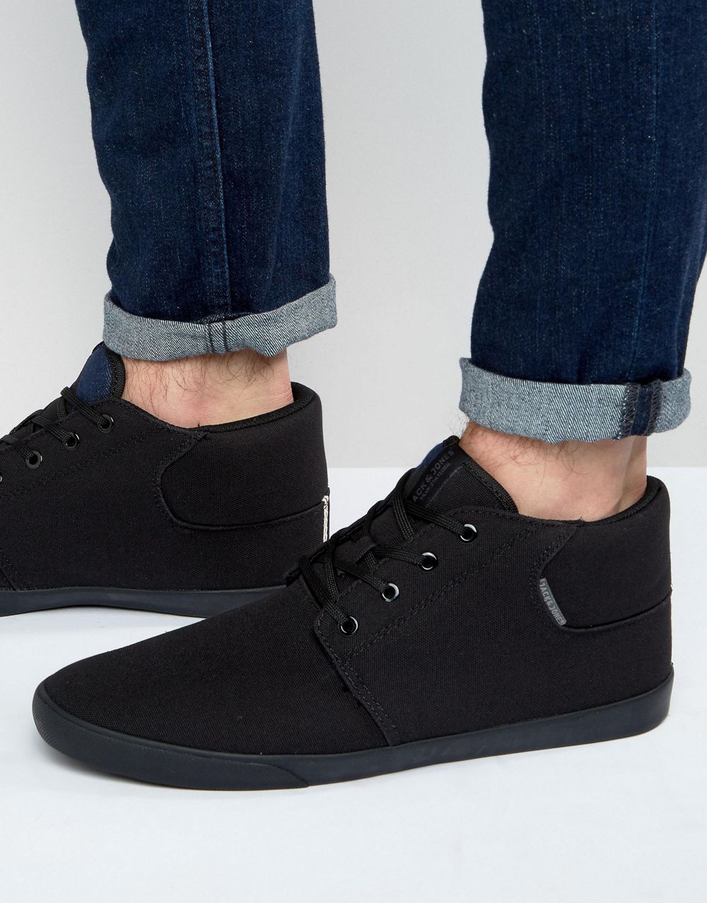 正品[美女 帆布鞋]美女帆布鞋踩踏视频评测 帆布