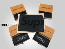 LV联名红黑色折叠钱包手包 现货Louis Supreme Vuitton 酷动城