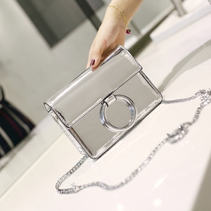 亮面漆皮链条小方包