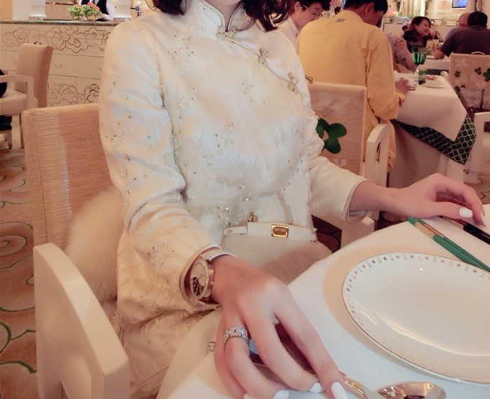 刘钰懿坊高级成衣 同款刺绣碎花旗袍连衣裙 蕾丝珍珠水钻繁花小袄