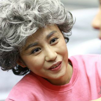 舞台演出化妆扮演老太太老奶奶老人花白色假发女银白发头套短卷发