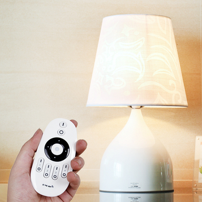 智能遥控无极调光led台灯 书房卧室床头灯 简约时尚创意 限区包邮