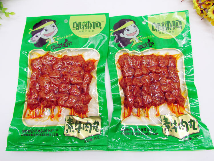 邬辣妈素牛肉丸85g 大刀肉辣条辣片80后小孩零食批发包邮特价
