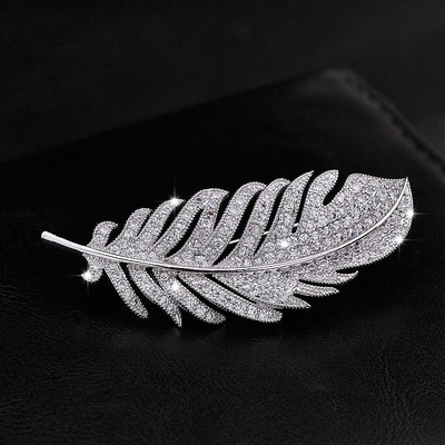韩国气质水晶羽毛胸针女高档西装胸花简约开衫大别针秋冬大衣配饰
