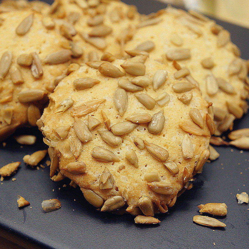 瓜子酥 少糖瓜子酥仁片葵花籽饼干独立包装瓜子酥片整箱净重8斤