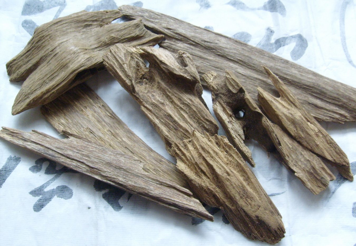 印尼达拉干土沉香小块9元/克 5克起 香道 熏香 药用 养生_爱酷商城(ik